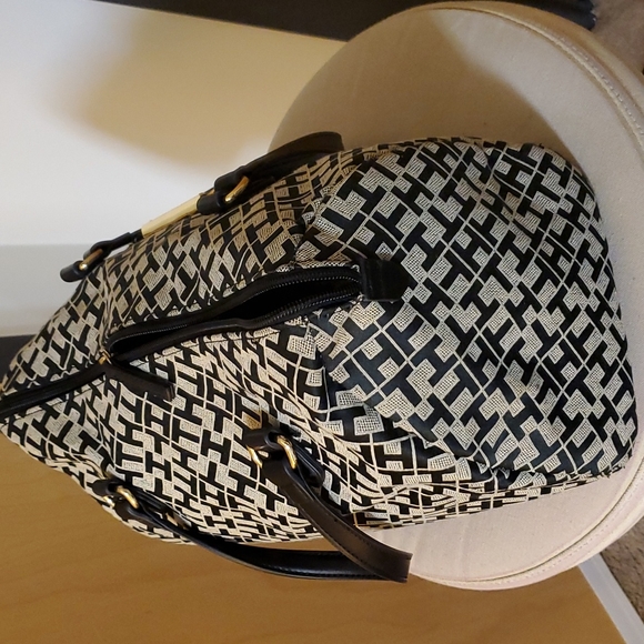 Tommy Hilfiger satchel - Picture 6 of 11